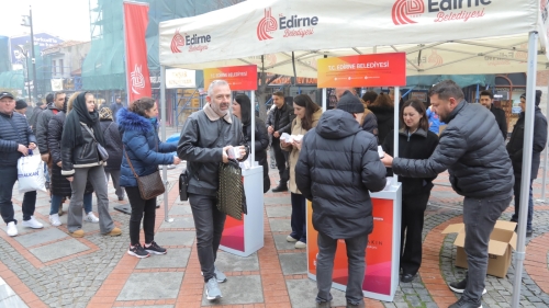 EDİRNE BELEDİYESİ’NDEN KANDİL SİMİDİ İKRAMI